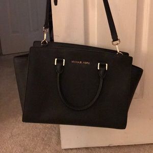 Michael Kors Medium Selma Shoulder Bag